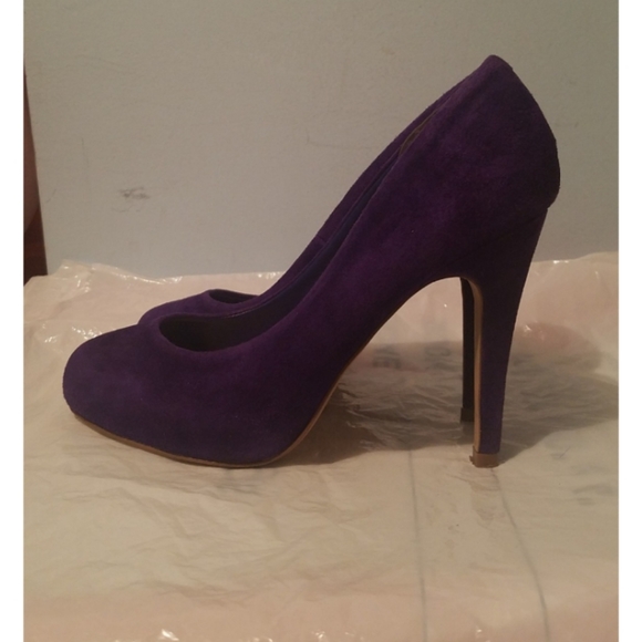 Steve Madden Plum Suede Pumps Size 6.5 - Picture 3 of 8